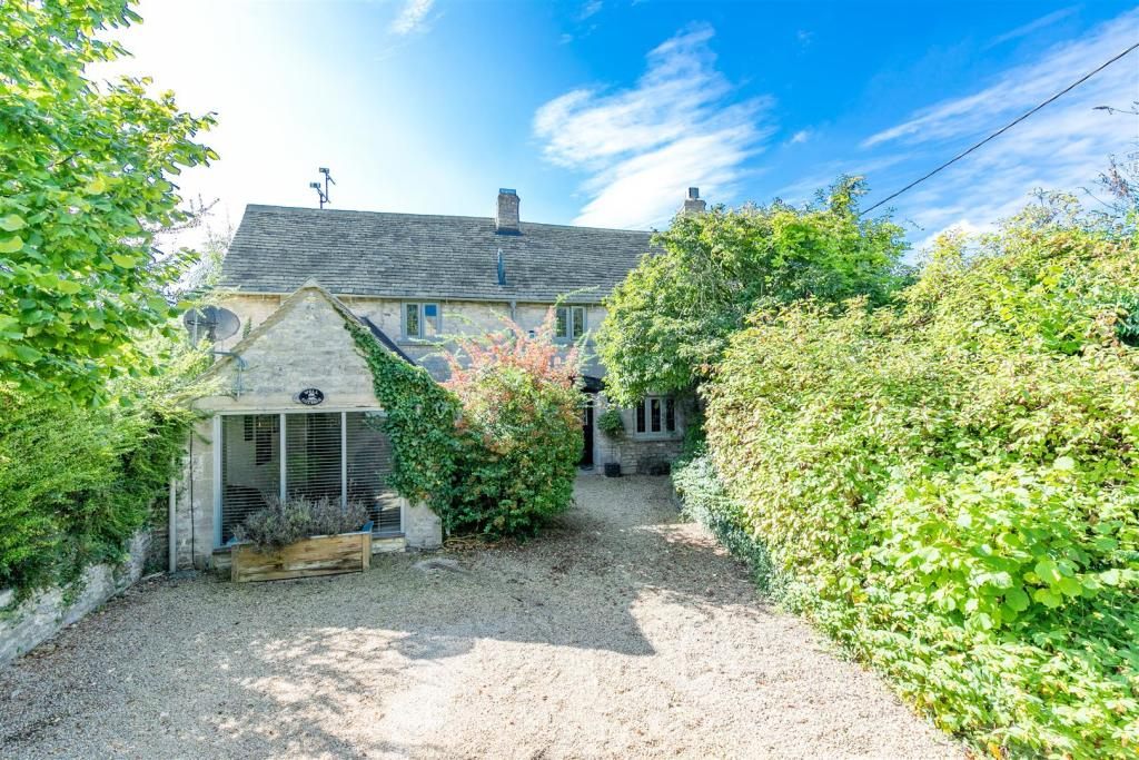 Cotswold stone cottage