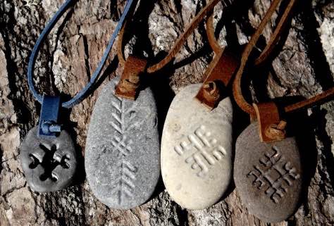 Carved pebbles using tungsten carbide and diamond ball burrs